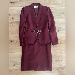 Tahari Arthur S. Levine burgundy vintage skirt suit set size 2